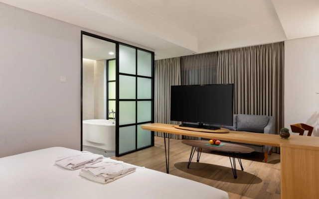 Hotel Santika Pasir Koja – Guest Rooms – Bandung