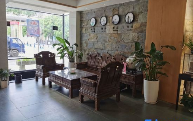 Rongfengge Homestay (Yingtan South Station)