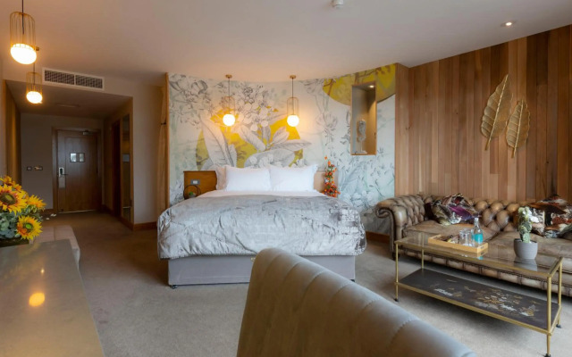 Wineport Lodge