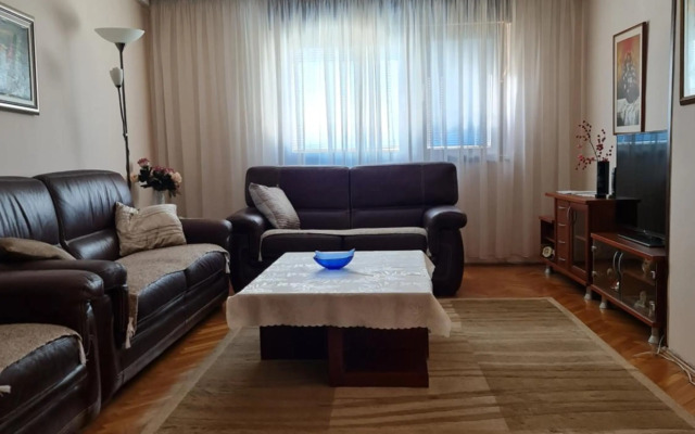 Family Apartment Ivanovic
