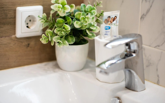 Апартаменты на проспекте Героев Отечества 4А