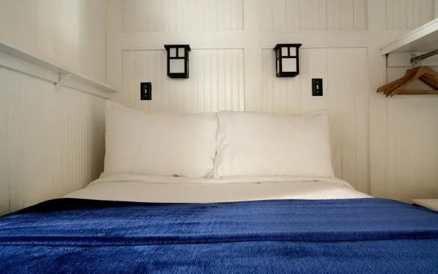 Blue Mountain Lodge Bed & Breakfast