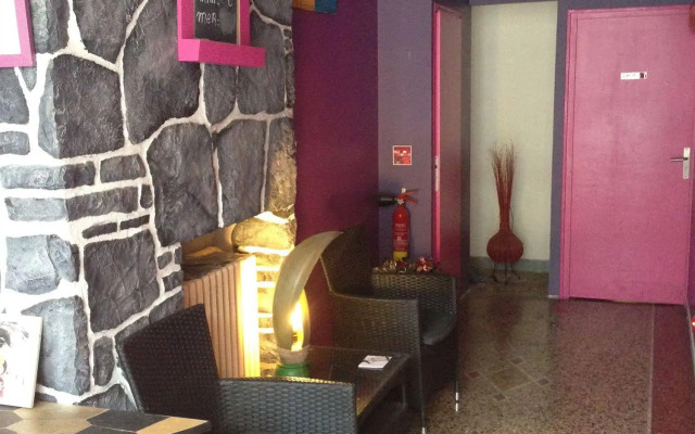 Evelia Hotels