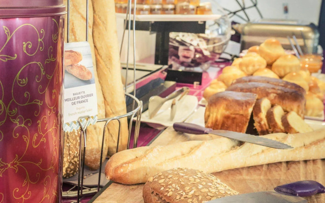 Отель Mercure Paris Centre Tour Eiffel 