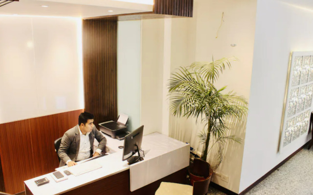Hotel 91 By Vivid Golf Course Road
