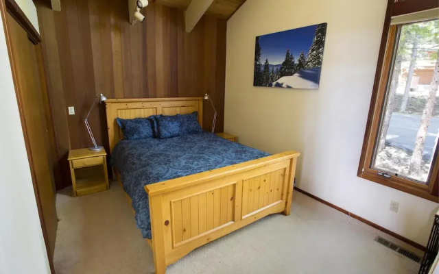 Eagles Perch Lake View Rental Cabin