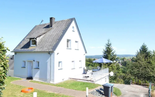 Peaceful Holiday Home in Rascheid near Forest