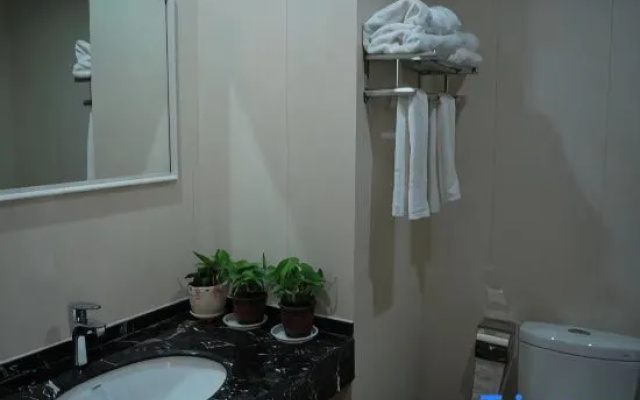 Tianyuan Jibushi Hot Spring Hotel – Bathroom – Haicheng