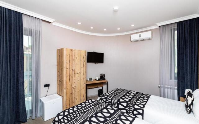 Отель Old Side Corner