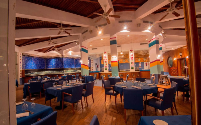 Reef Oasis Blue Bay Resort Hotel Families & Couples Only 