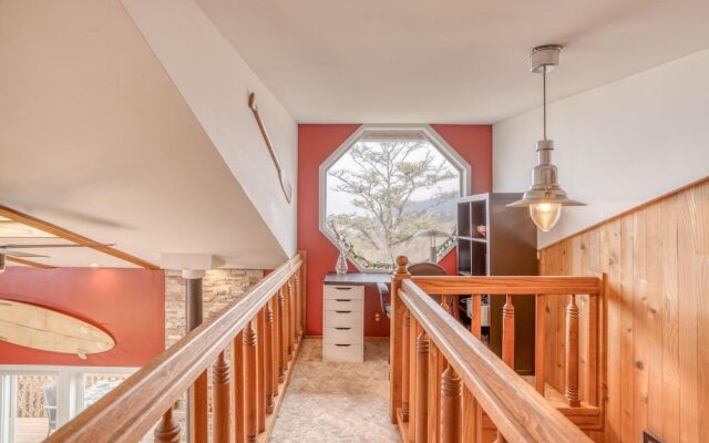 Lakefront Beachhouse