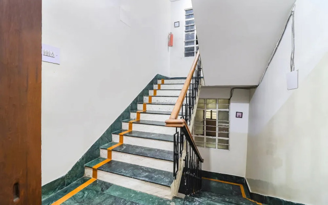 FabHotel Nand