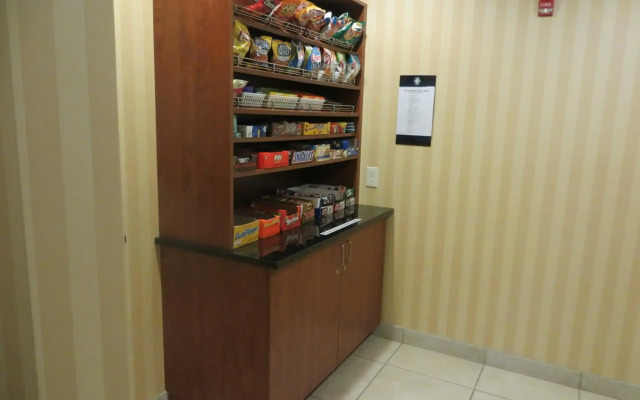 Cobblestone Inn & Suites - Brillion