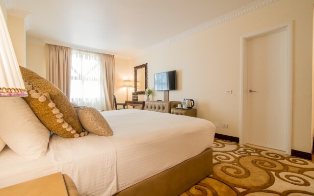 The Grand Palace Hotel