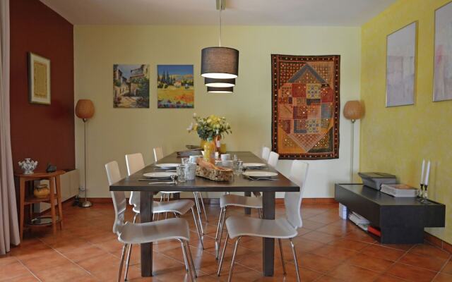 Very attractive detached villa with its own swimming pool