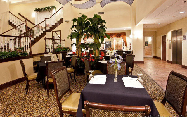 Holiday Inn & Suites Lake City by IHG