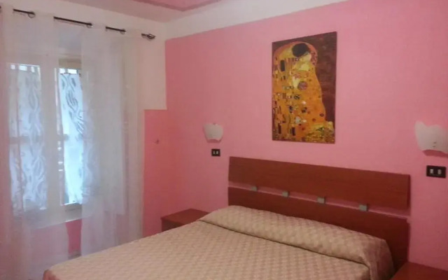 Roxena House