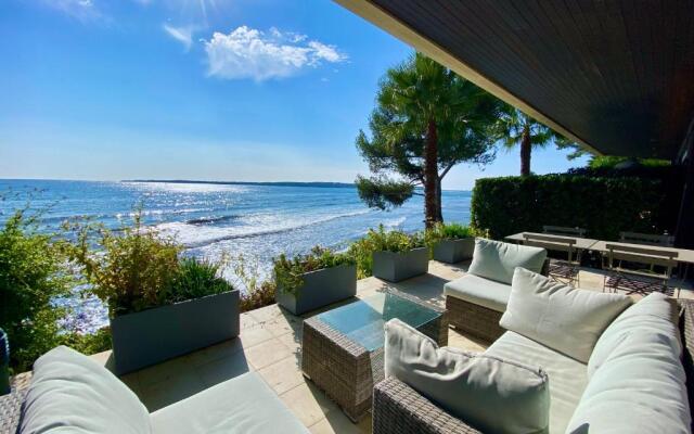 ADRIANA by Terry's Homes WATERFRONT SEAVIEW BEACH