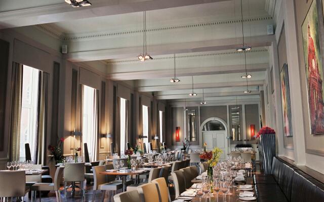 The Met Hotel