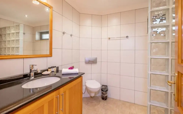 Fortuna Peninsula Apart