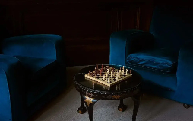 Captivating 6-bed Manor House in Totland Bay