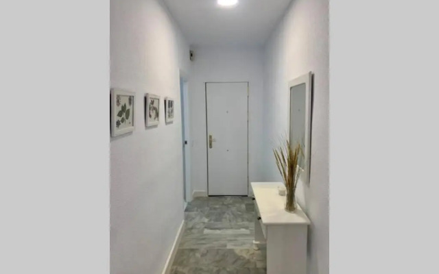 Amplio apartamento junto al mar