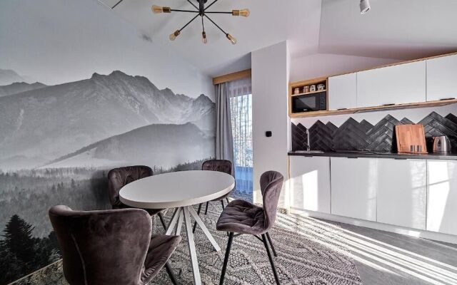 Tatra Square Apartments