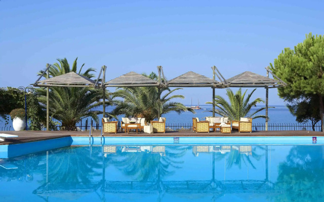 Kamari Beach Hotel