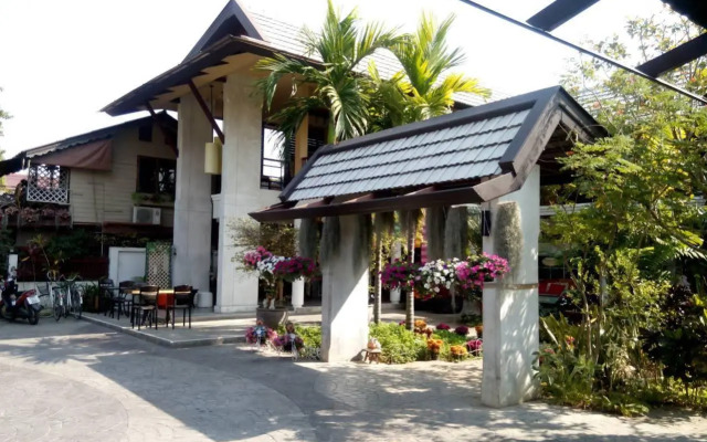 Baanpordee Guesthouse