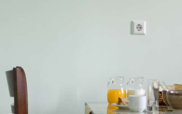 Moonlight Apartments & Suites