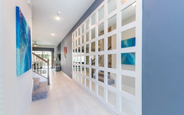 Orlando Newest Resort Community Town Home 5 Bedroom Townhouse by Redawning