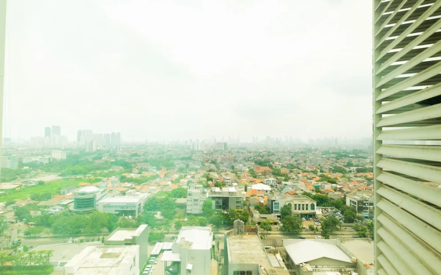 Strategic Location 2Br Gallery West Apartment