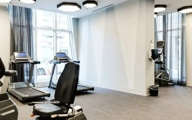Executive 3Br in Entertainment District