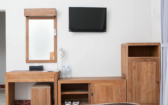 RedDoorz near paris van Java 2