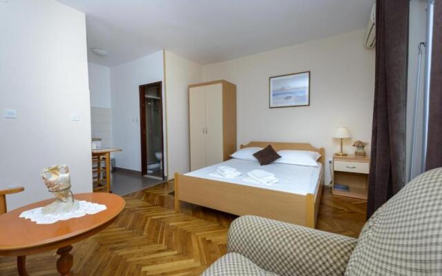 Apartments Botica
