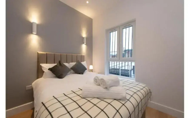 In Style Studio Apartment Close to Everything