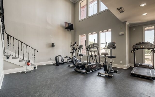 Modern Uptown Dallas Stay by Amyfinehouse