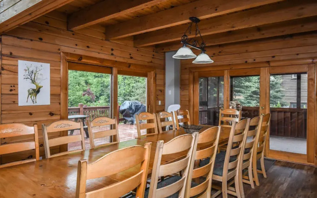 McKenzies Mountain 7 Bedroom House