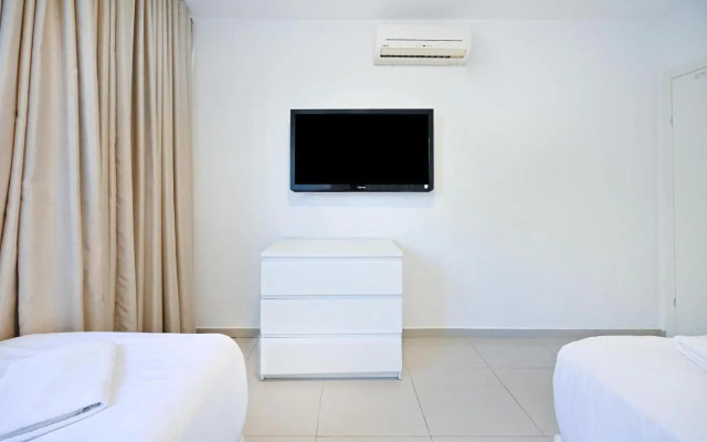 Relaxing 3BR in Ben yehuda 66 by HolyGuest