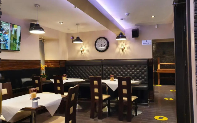 The Cot House Inn