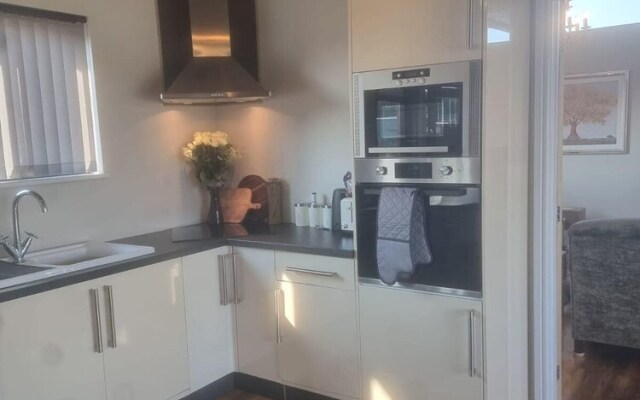 4bed Lodge Sleeps8-pet Friendly-hot Tub-log Burner