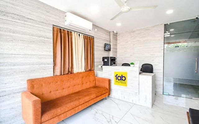 Fabhotel Dak Plaza
