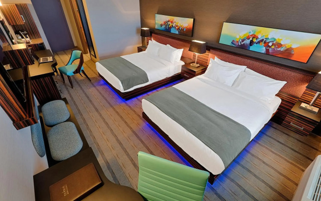 Hotel Clique Calgary Airport