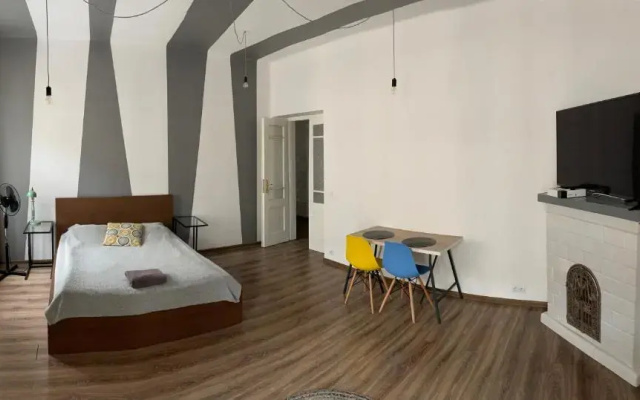Apartament Równa 12