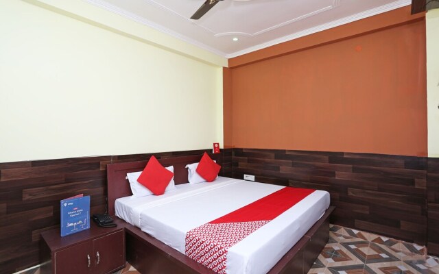 Radhika Guest House By OYO Rooms