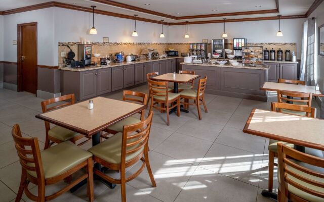 Country Inn & Suites by Radisson, Charleston South, WV