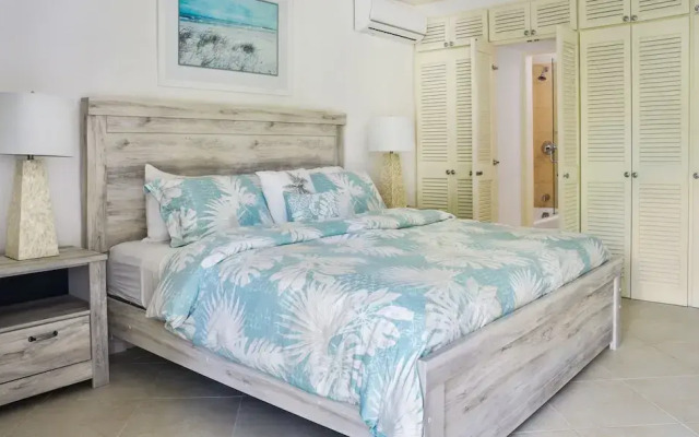 Royal Glitter Bay Villas