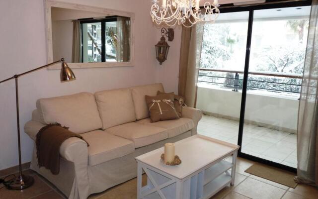 Elegant two bedroom apartment with modern design and terrace close to beaches and Cannes center 546