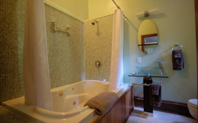 Wedgwood Manor and Glamping Retreat