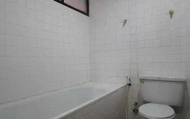 OYO 1004 Naklua Mansion